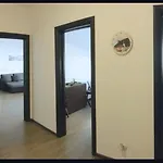 아파트 Vivamus Garden Retreat - With Terace & Parking