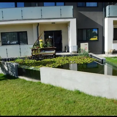 Vivamus Garden Retreat - Studio With Terace & Parking * Braszów