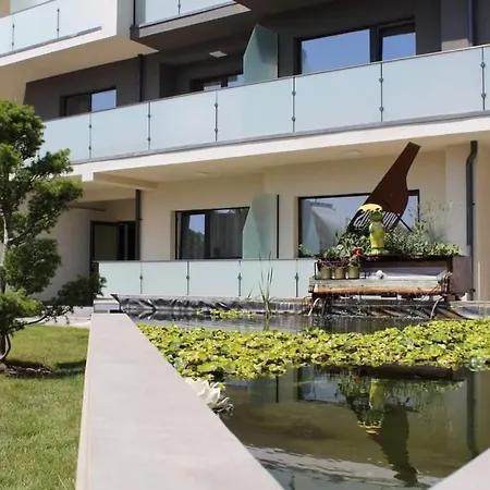 Vivamus Garden Retreat - With Terace & Parking Appartement Braşov