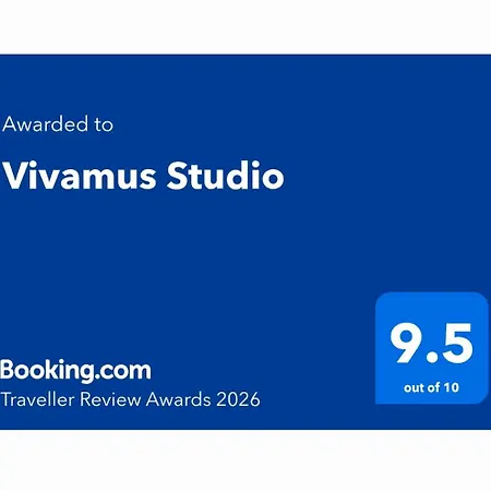 Vivamus Garden Retreat - With Terace & Parking 아파트 *