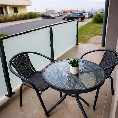 Vivamus Garden Retreat - With Terace & Parking Appartement