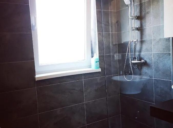 Appartement Vivamus Garden Retreat - Studio With Terace & Parking Braşov