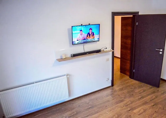 Apartman Vivamus Garden Retreat - Studio With Terace & Parking Brassó