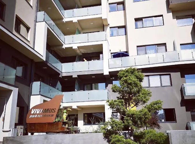 Appartement Vivamus Garden Retreat - With Terace & Parking Braşov