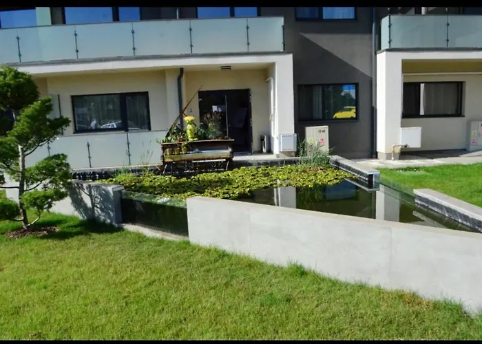 Vivamus Garden Retreat - Studio With Terace & Parking * Brassó