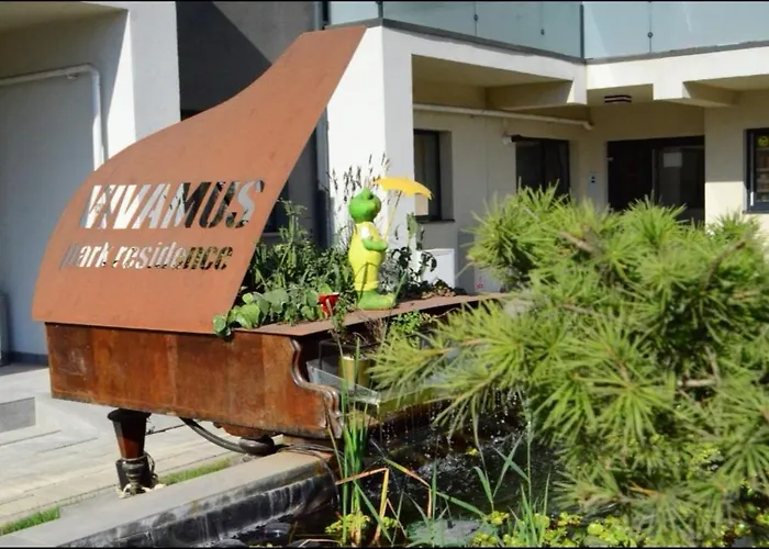 Vivamus Garden Retreat - Studio With Terace & Parking * Braşov