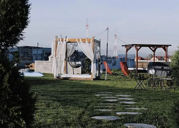 Vivamus Garden Retreat - Studio With Terace & Parking * Braşov